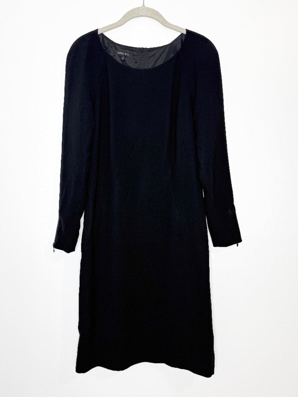 Lafayette 148 New York classic black sheath dress in size 6. 🖤